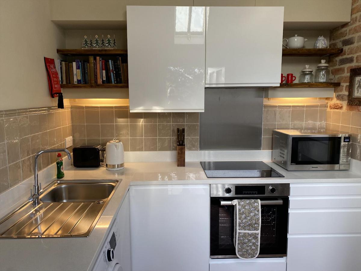 Enchanting 1 Bedroom Home With Kitchen Саффрон-Уолден Экстерьер фото